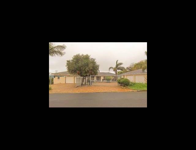 4 BEDROOM HOUSE FOR SALE IN PROTEA VALLEY